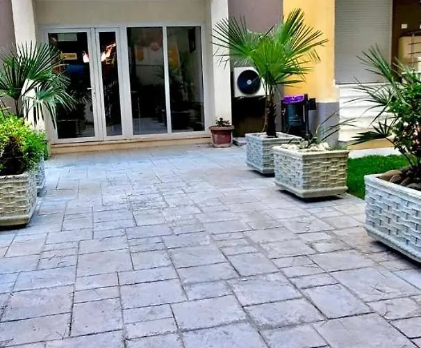 & Vacations - Qerret, Golem, Durres Daire 4*